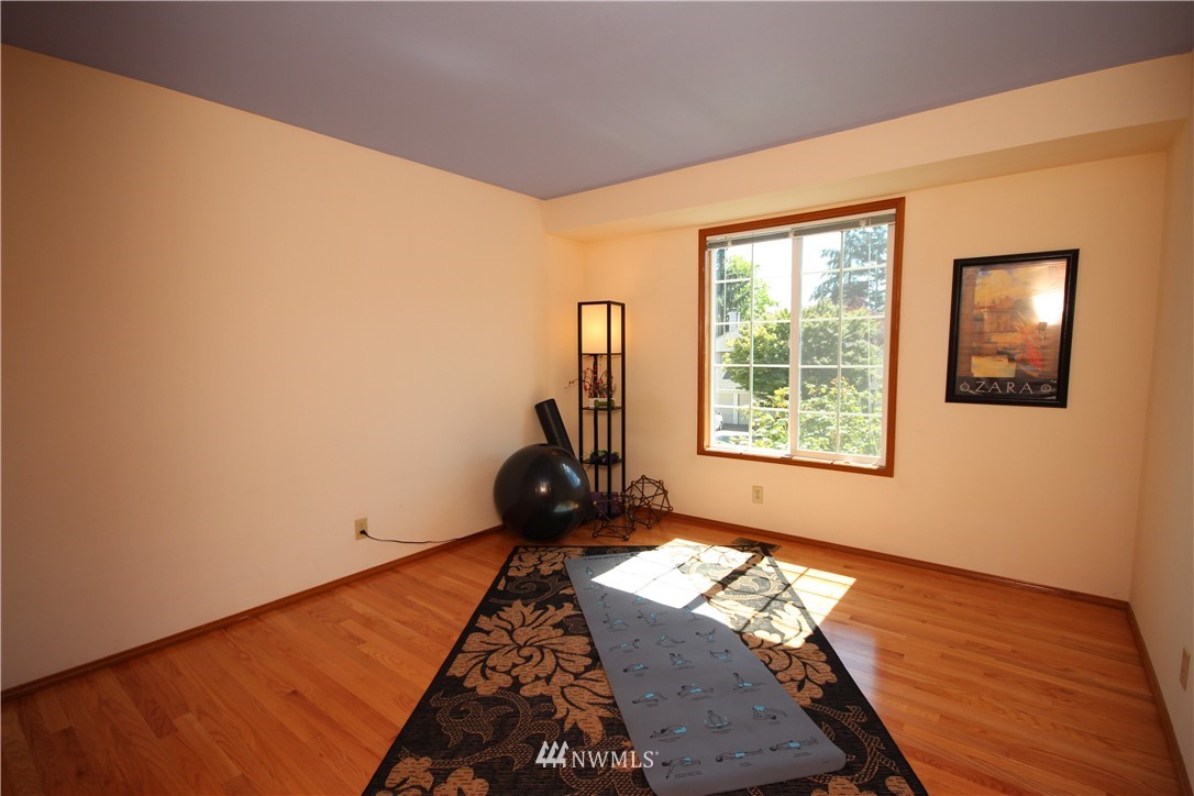 3227 210th Street Southeast Bothell, WA 98021 - Photo 8 of 25