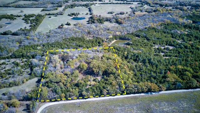 $410,000 | 2624 County Road 2975, Windom, TX 75492