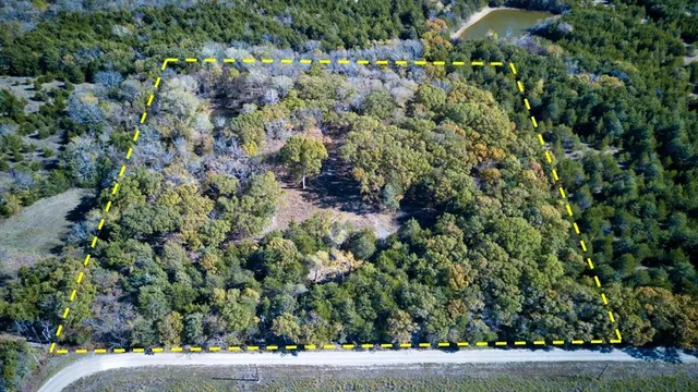 $410,000 | 2624 County Road 2975, Windom, TX 75492