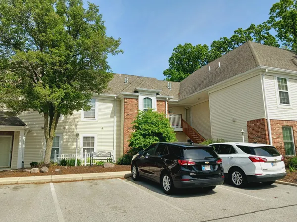 $199,900 | 2908 Foggy Glen Drive, Unit 2908, Valparaiso, IN 46385