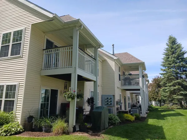 $199,900 | 2908 Foggy Glen Drive, Unit 2908, Valparaiso, IN 46385