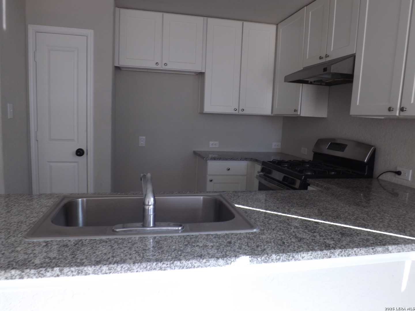 738 Ambush Ridge San Antonio, TX 78220 - Photo 2 of 25