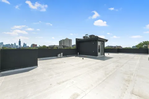 $460,000 | 2147 West Adams Street, Unit 3S, Chicago, IL 60612