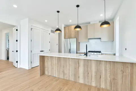 $460,000 | 2147 West Adams Street, Unit 3S, Chicago, IL 60612