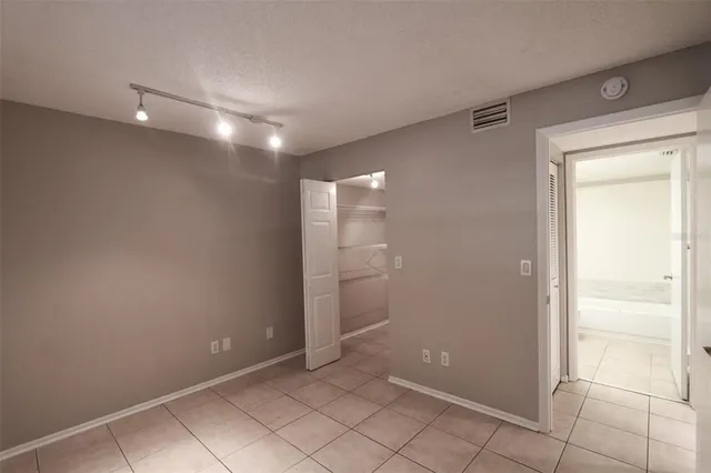 $1,495 | 4957 Puritan Circle, Unit 403, Tampa, FL 33617