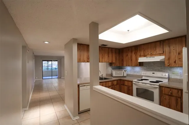 $1,495 | 4957 Puritan Circle, Unit 403, Tampa, FL 33617