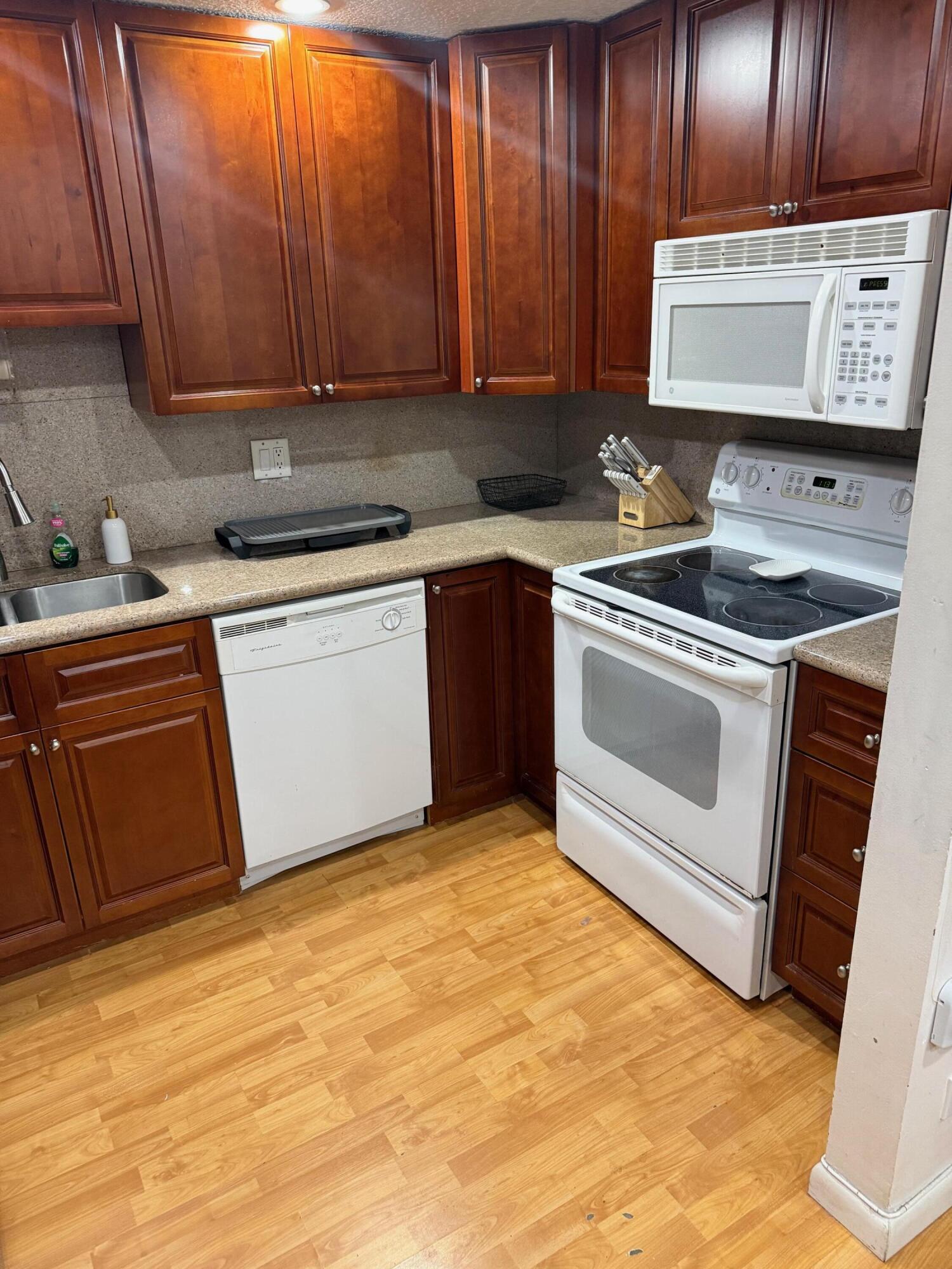 3720 Inverrary Drive, Unit 1F Lauderhill, FL 33319 - Photo 5 of 9 IMG_8354
