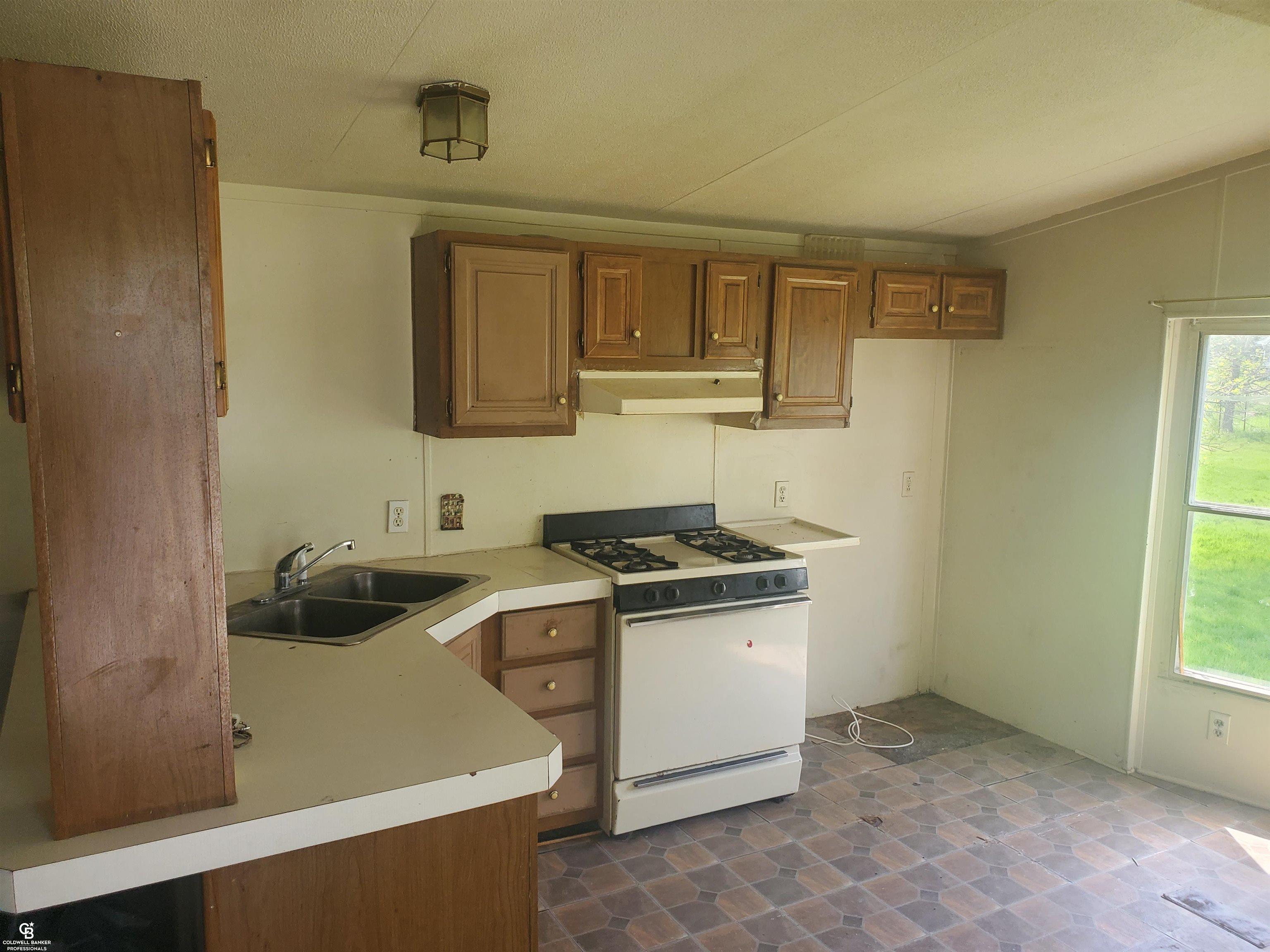8222 Jorden Road Yale, MI 48097 - Photo 8 of 14