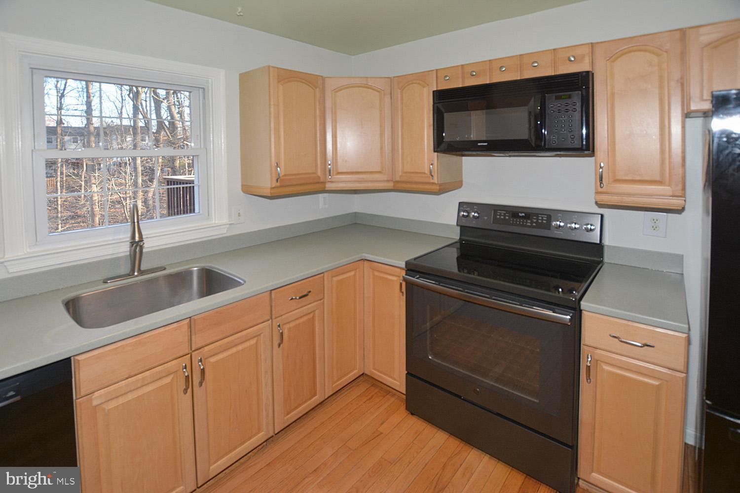 7907 Forest Path Way Springfield, VA 22153 - Photo 11 of 34 KITCHEN