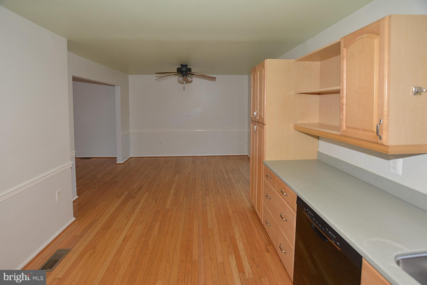 7907 Forest Path Way Springfield, VA 22153 - Photo 12 of 34 KITCHEN