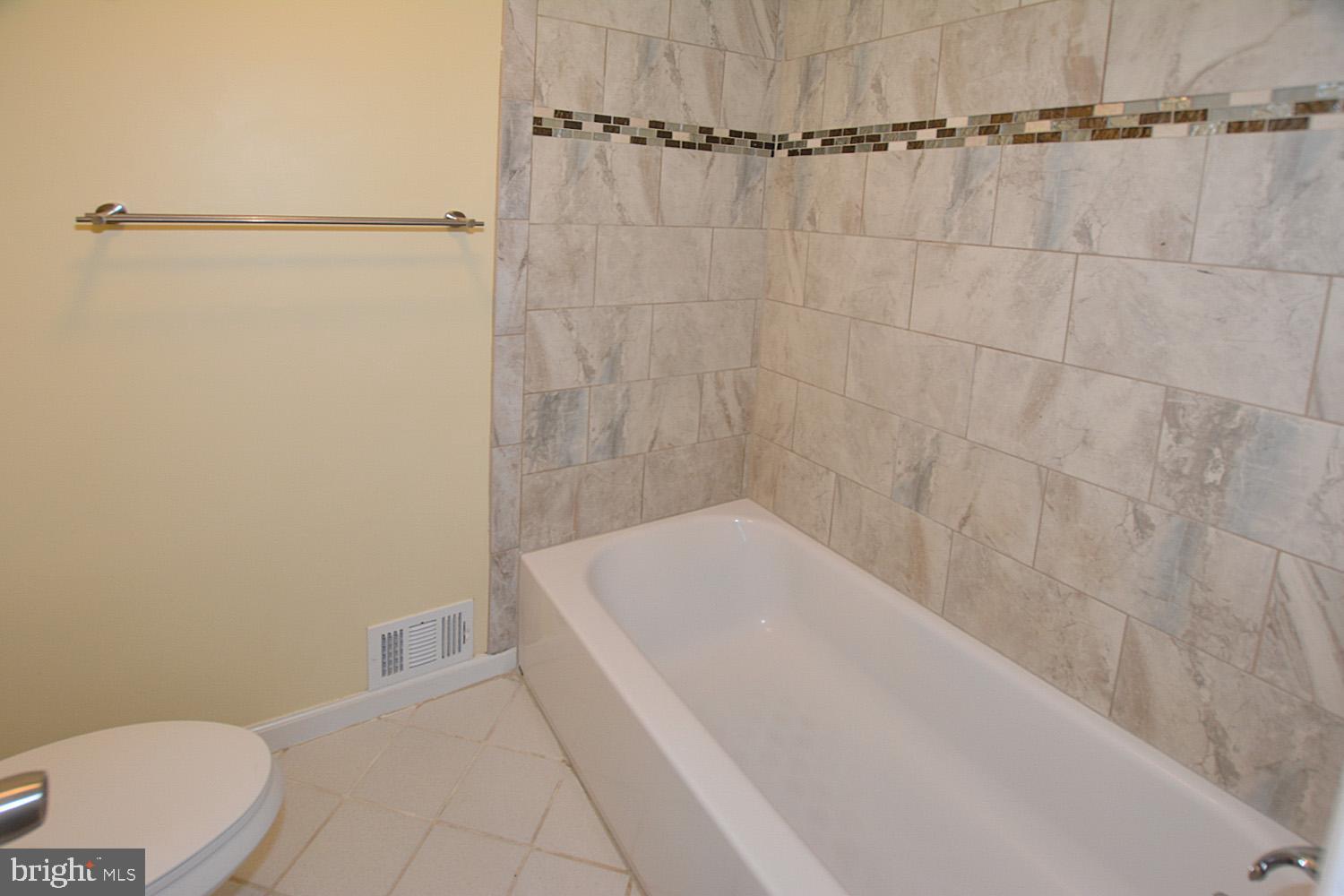 7907 Forest Path Way Springfield, VA 22153 - Photo 17 of 34 MASTER BATH