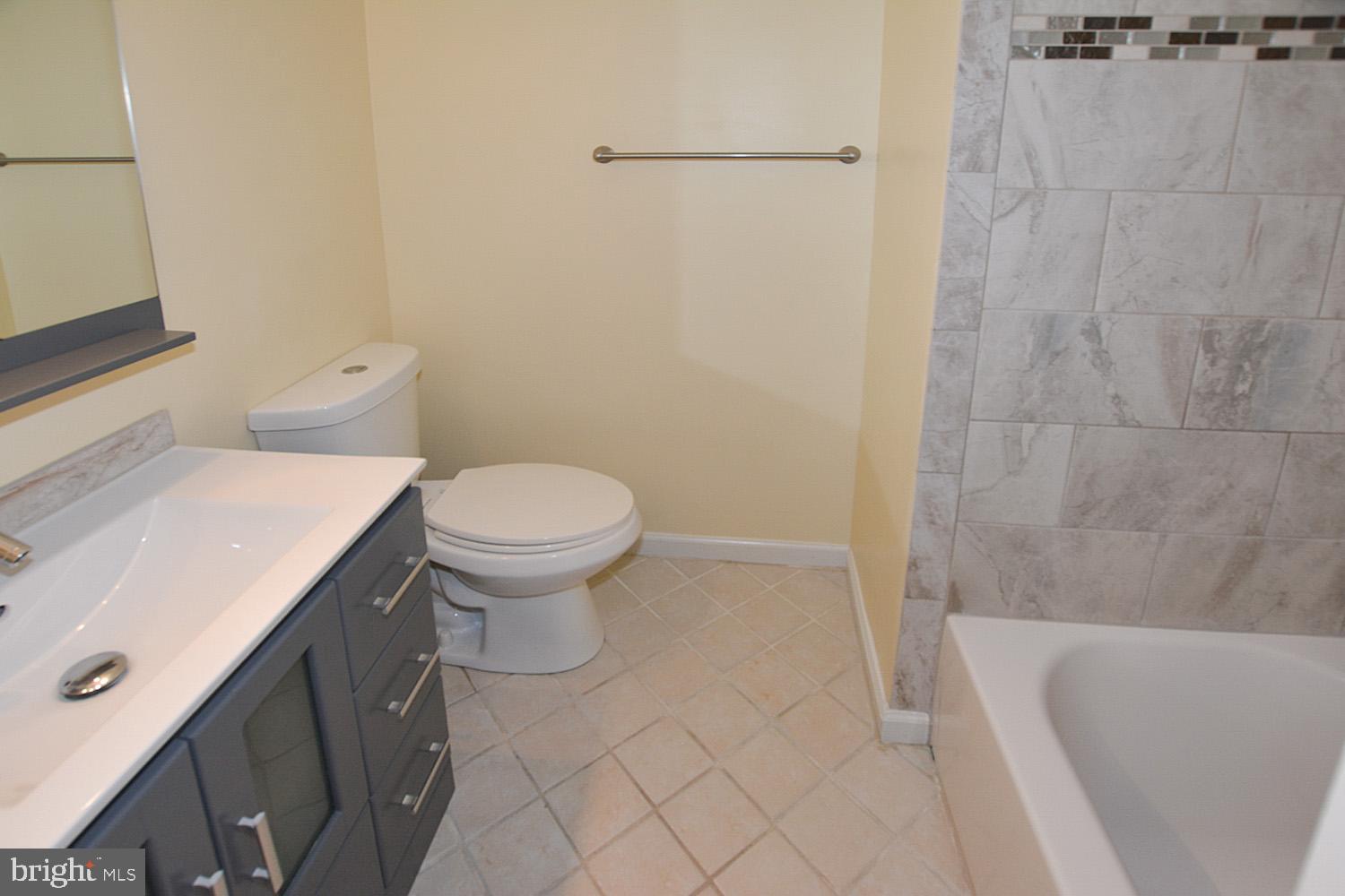 7907 Forest Path Way Springfield, VA 22153 - Photo 20 of 34 GUEST BATH