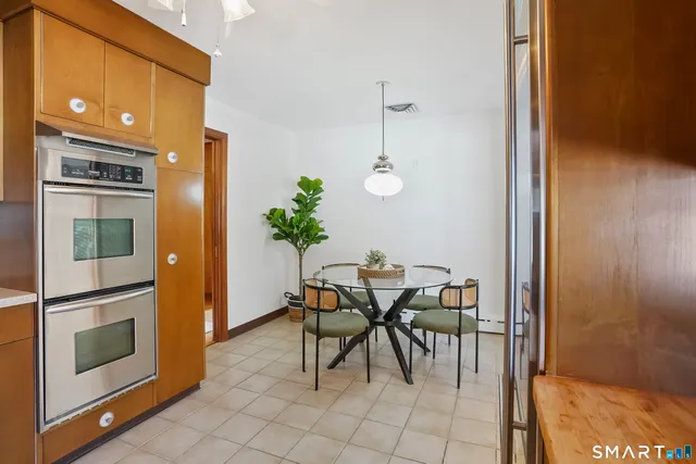 $1,275,000 | 3 Hunt Club Lane, Westport, CT 06880