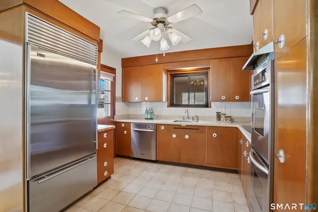 $1,275,000 | 3 Hunt Club Lane, Westport, CT 06880