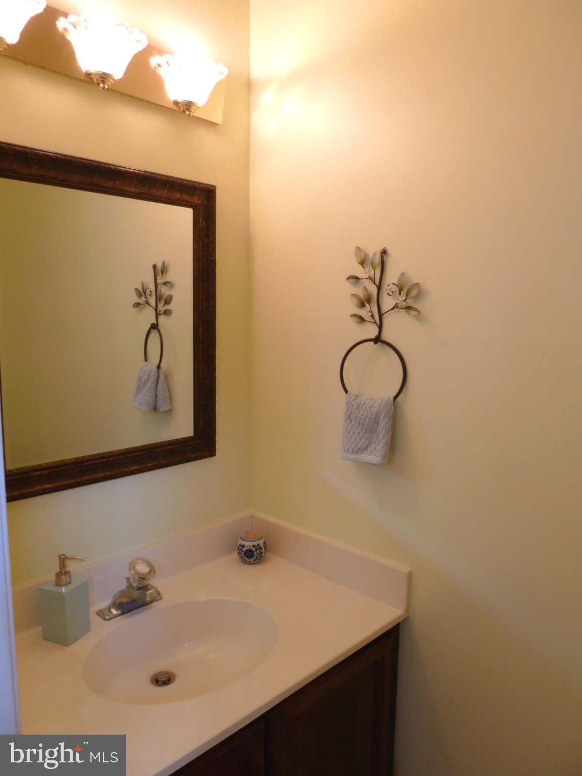 8327 Ridge Crossing Lane Springfield, VA 22152 - Photo 11 of 25 Bath