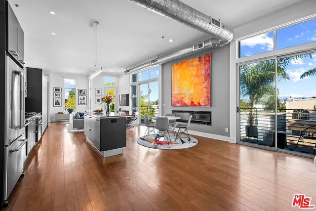 $1,099,000 | 13320 Beach Avenue, Unit 304, Marina del Rey, CA 90292