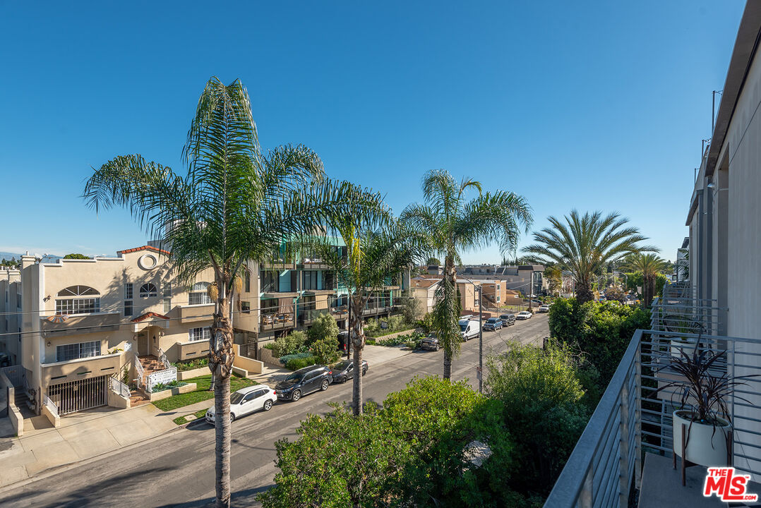 13320 Beach Avenue, Unit 304 Marina del Rey, CA 90292 - Photo 20 of 25 a view of outdoor space and garden