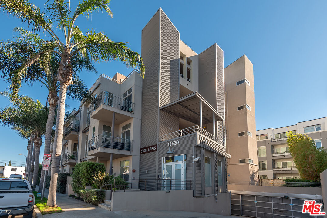 13320 Beach Avenue, Unit 304 Marina del Rey, CA 90292 - Photo 21 of 25 a view of a large building
