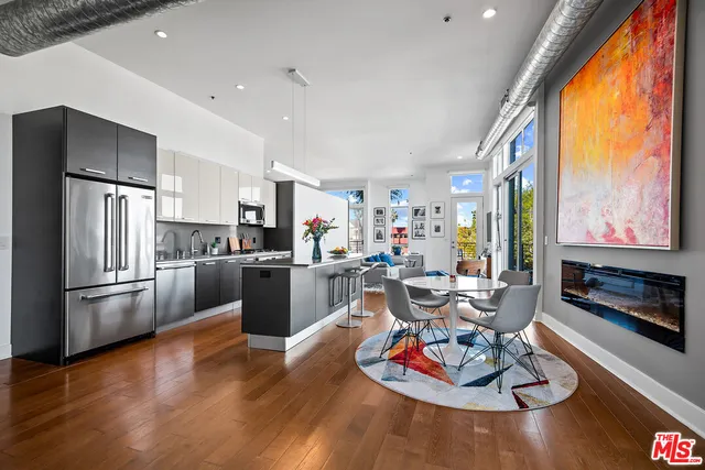 $1,099,000 | 13320 Beach Avenue, Unit 304, Marina del Rey, CA 90292