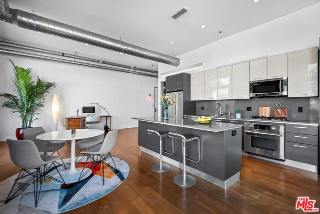 $1,099,000 | 13320 Beach Avenue, Unit 304, Marina del Rey, CA 90292