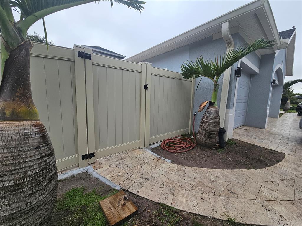 a view of a bird bath tub