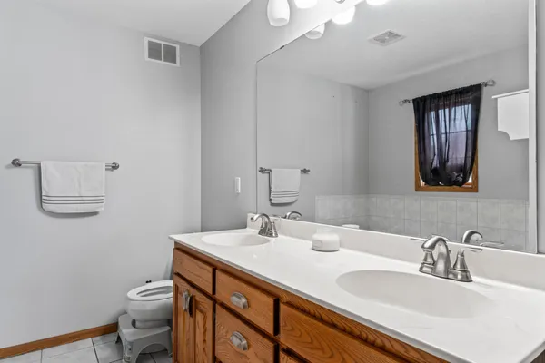$519,000 | 701 Carnoustie Place Southeast, Pine Island, MN 55963