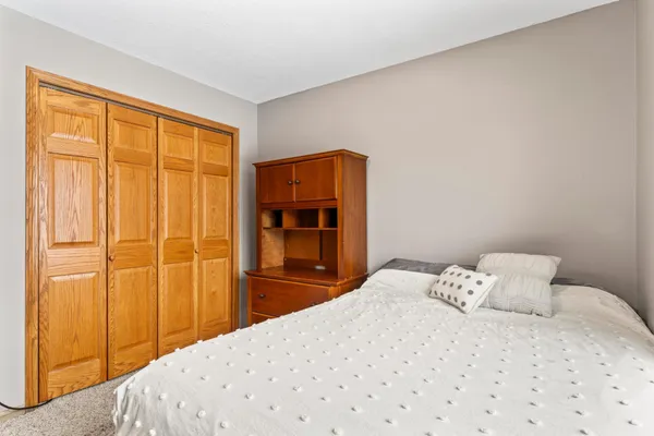 $519,000 | 701 Carnoustie Place Southeast, Pine Island, MN 55963