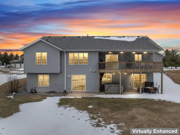 $519,000 | 701 Carnoustie Place Southeast, Pine Island, MN 55963