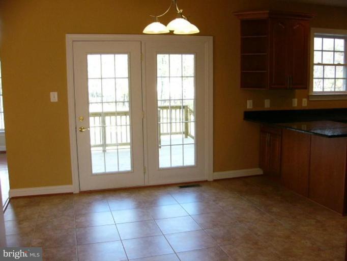 809 Fairland Road Silver Spring, MD 20904 - Photo 5 of 12 Breakfast Area