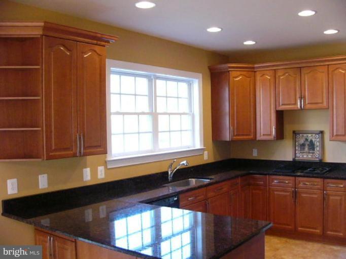 809 Fairland Road Silver Spring, MD 20904 - Photo 6 of 12 Kitchen