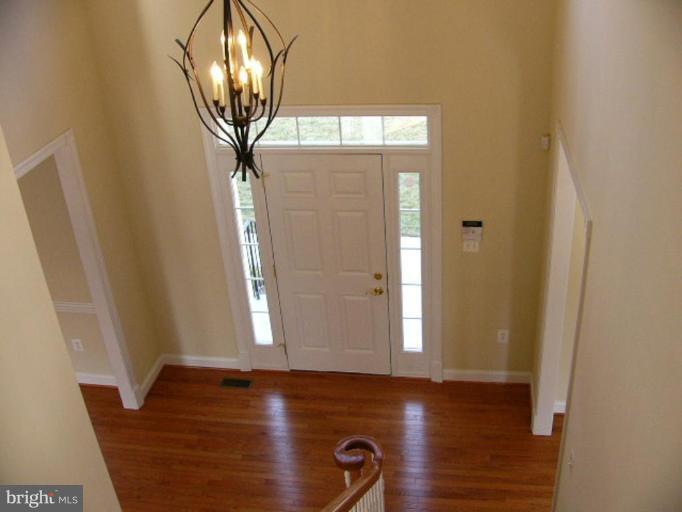 809 Fairland Road Silver Spring, MD 20904 - Photo 10 of 12 Entrance / Foyer