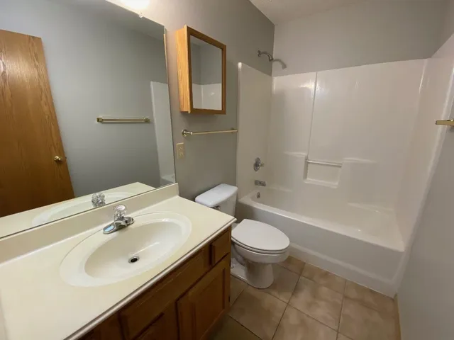 $220,000 | 810 Lakepoint Drive, Augusta, KS 67010