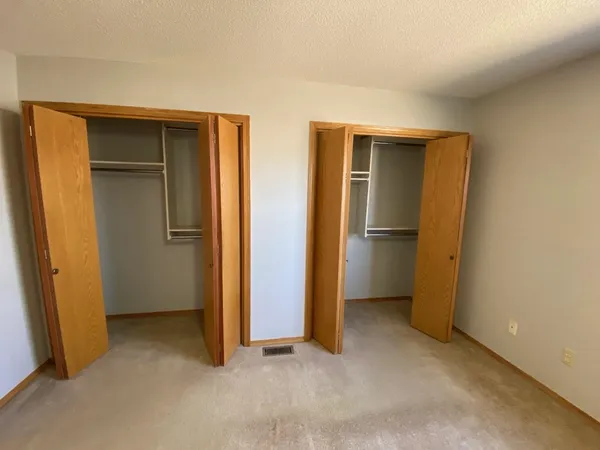 $220,000 | 810 Lakepoint Drive, Augusta, KS 67010