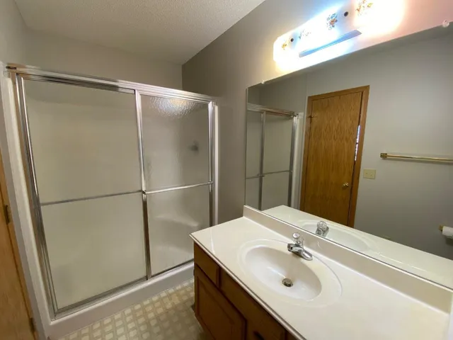 $220,000 | 810 Lakepoint Drive, Augusta, KS 67010