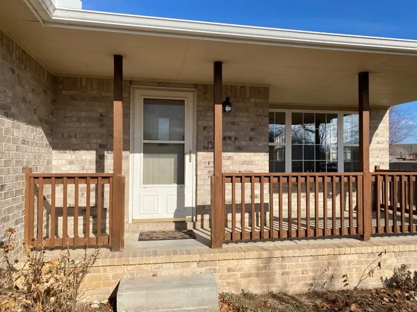 $220,000 | 810 Lakepoint Drive, Augusta, KS 67010