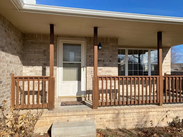 $220,000 | 810 Lakepoint Drive, Augusta, KS 67010