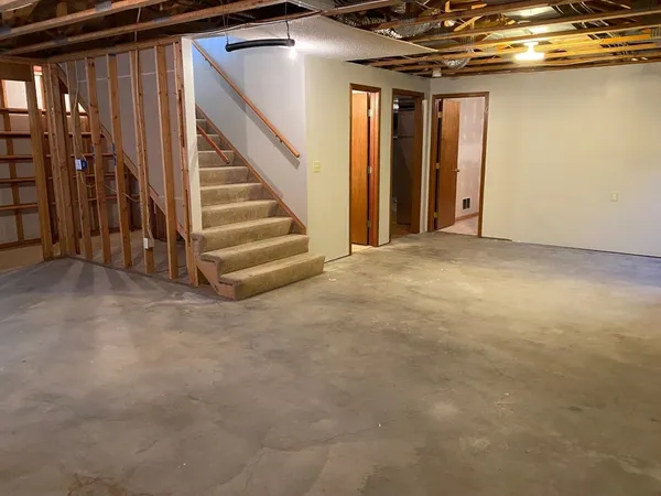 $220,000 | 810 Lakepoint Drive, Augusta, KS 67010