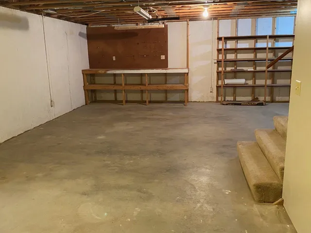 $220,000 | 810 Lakepoint Drive, Augusta, KS 67010