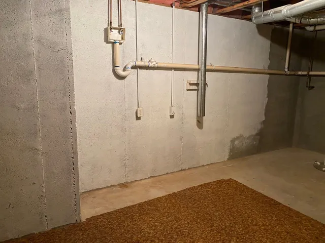 $220,000 | 810 Lakepoint Drive, Augusta, KS 67010