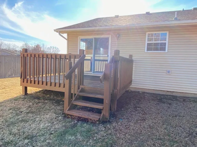 $220,000 | 810 Lakepoint Drive, Augusta, KS 67010