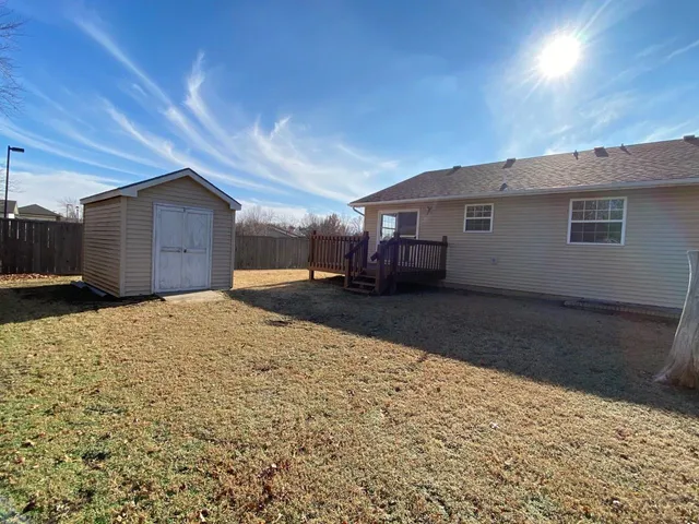 $220,000 | 810 Lakepoint Drive, Augusta, KS 67010