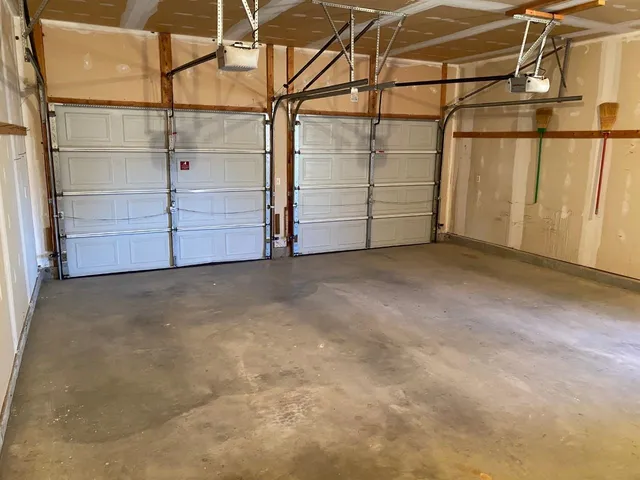 $220,000 | 810 Lakepoint Drive, Augusta, KS 67010