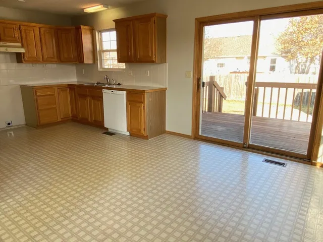 $220,000 | 810 Lakepoint Drive, Augusta, KS 67010