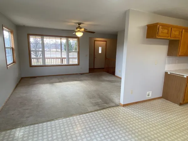 $220,000 | 810 Lakepoint Drive, Augusta, KS 67010
