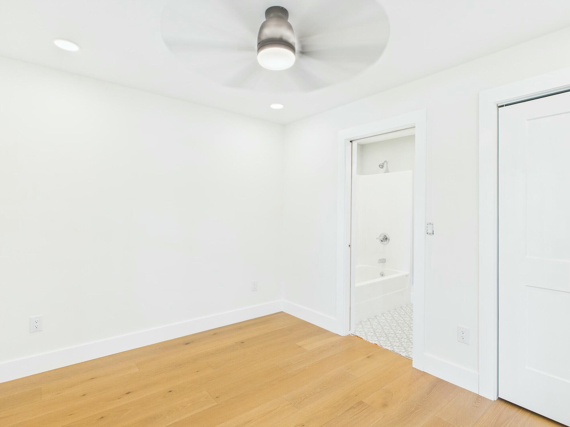 272 West Rhea Avenue Spring City, TN 37381 - Photo 12 of 41 a view of empty room