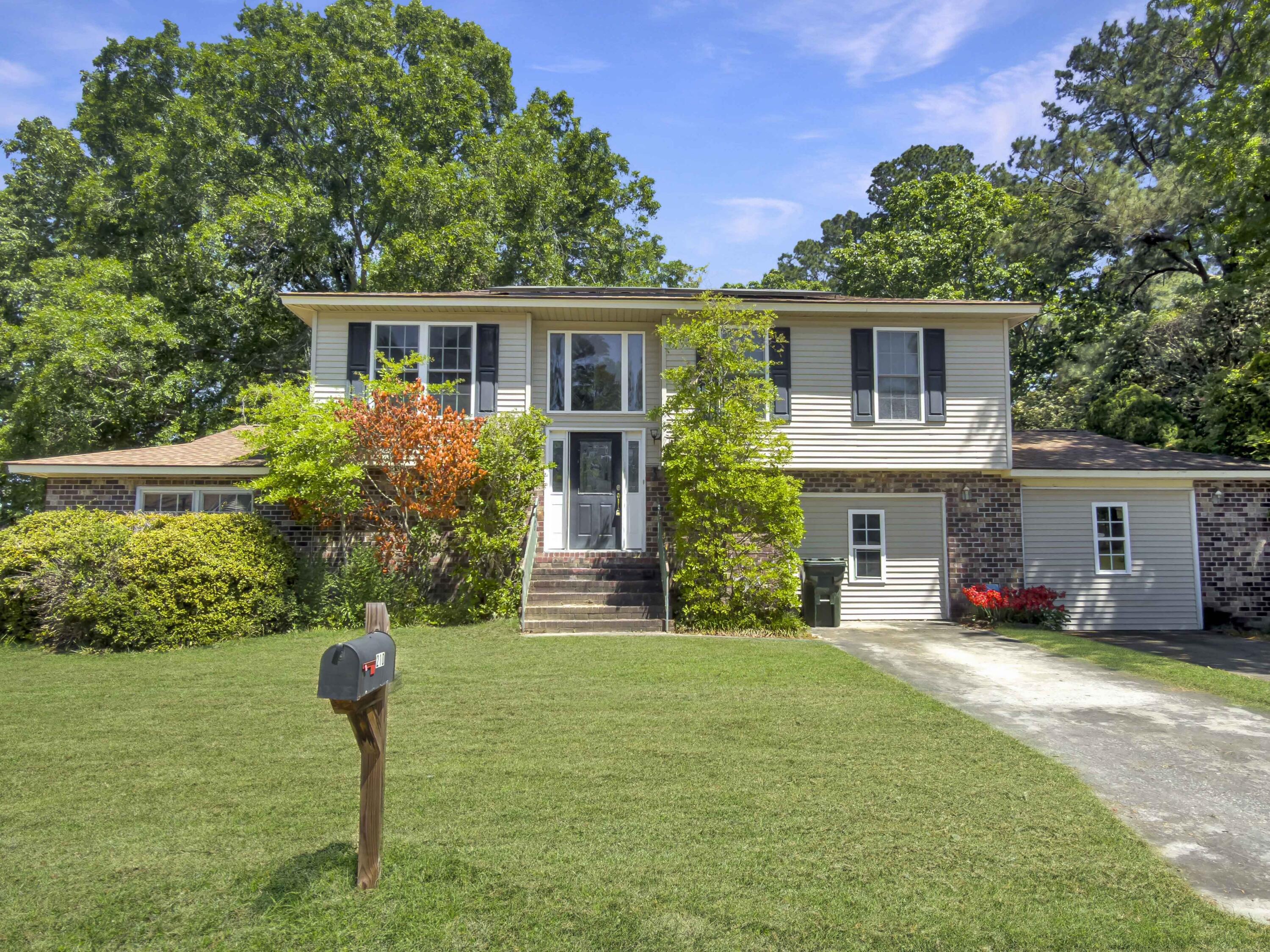 210 Kent Court Ladson, SC 29456 - Photo 1 of 12 IMG_8725