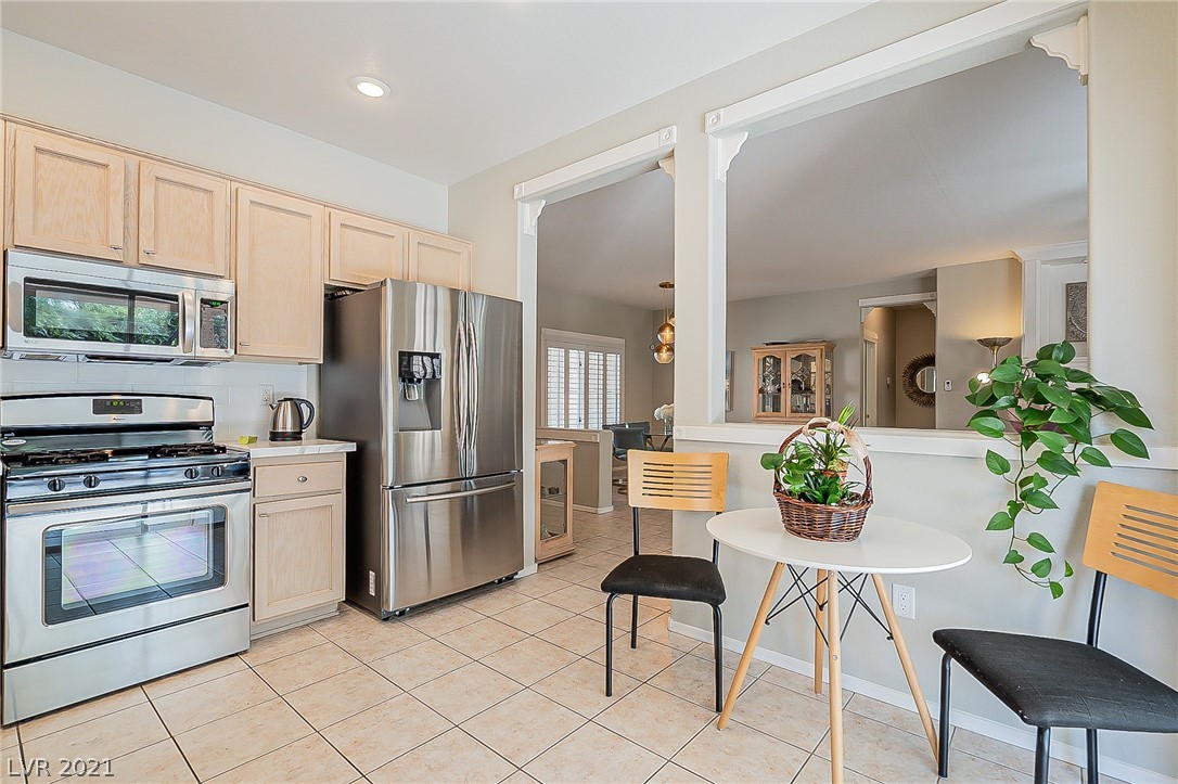 2557 Shellsburg Avenue Henderson, NV 89052 - Photo 11 of 32