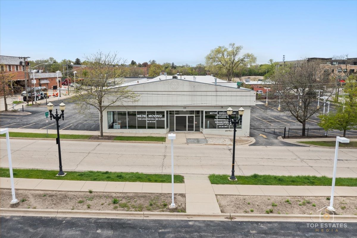 206 North Cook Street Barrington, IL 60010 - Photo 16 of 55 a view of a white building