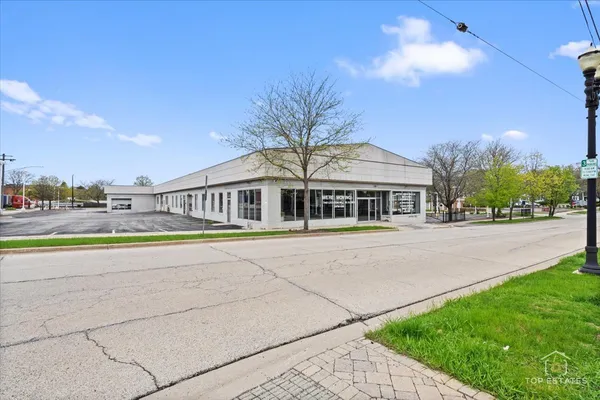 $4,250,000 | 206 North Cook Street, Barrington, IL 60010