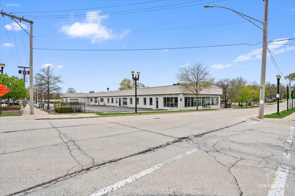 $4,250,000 | 206 North Cook Street, Barrington, IL 60010